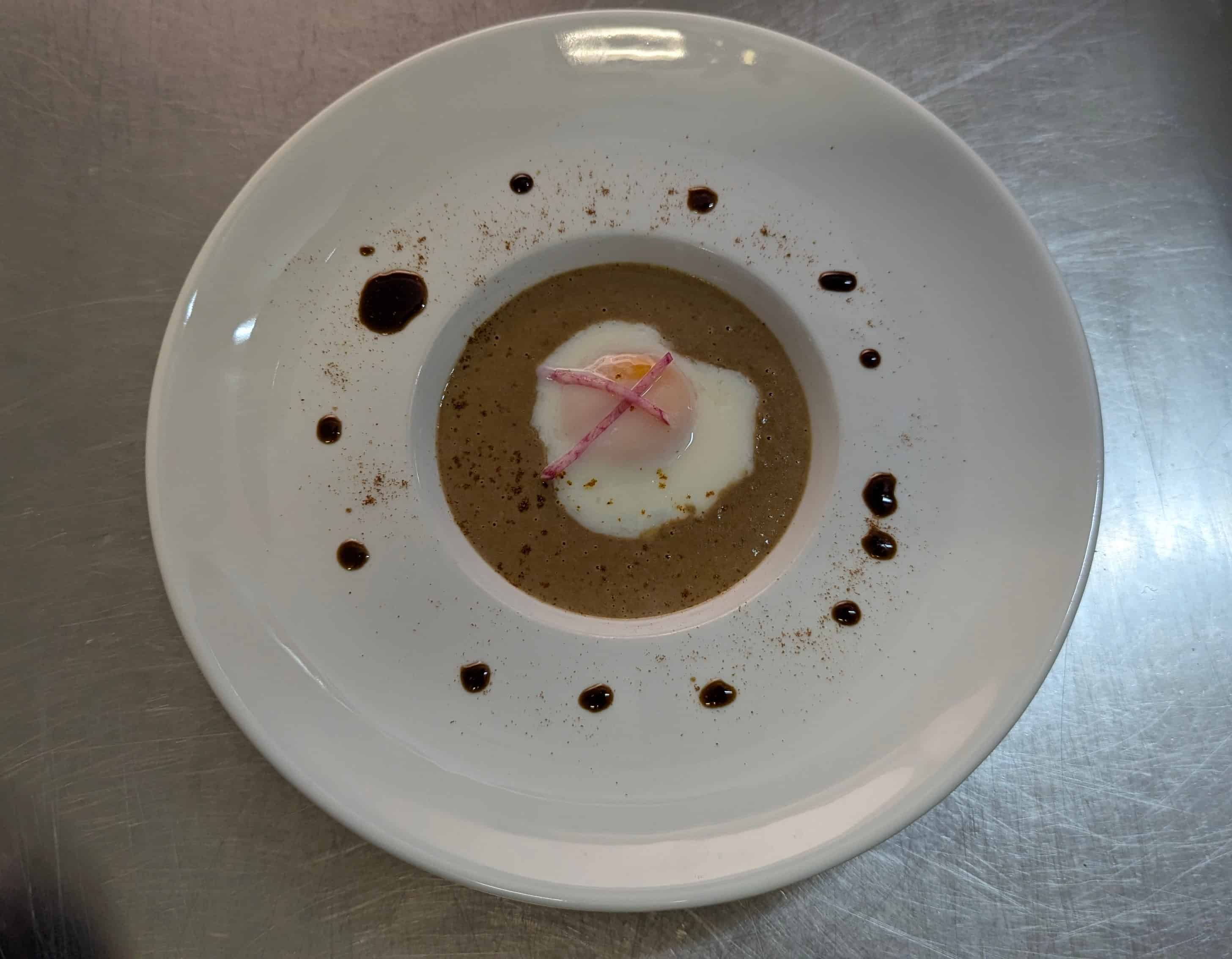 Velouté de champignons, œuf poché